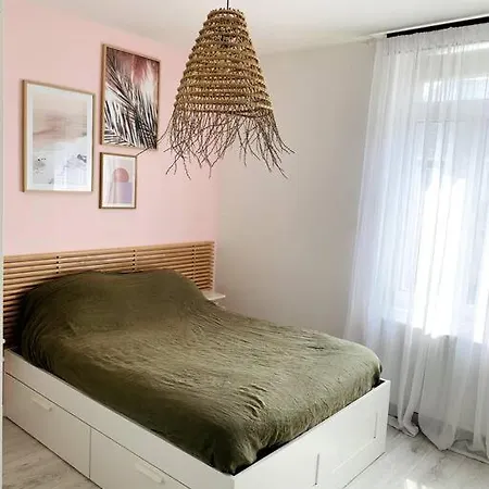 Maison, Grand Jardin A Hotell